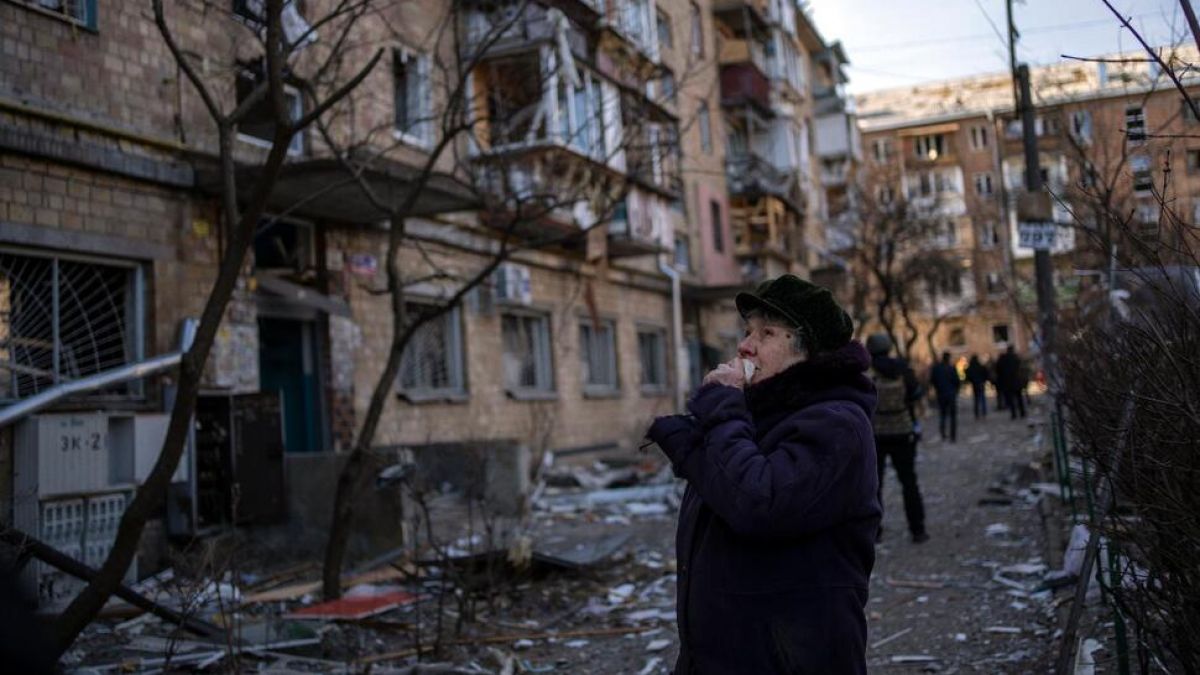 Circa 6,5 milioane de ucraineni au fost nevoiți să-și părăsească locuințele. Între timp, tot mai multe clădiri sunt distruse în marile orașe (VIDEO)