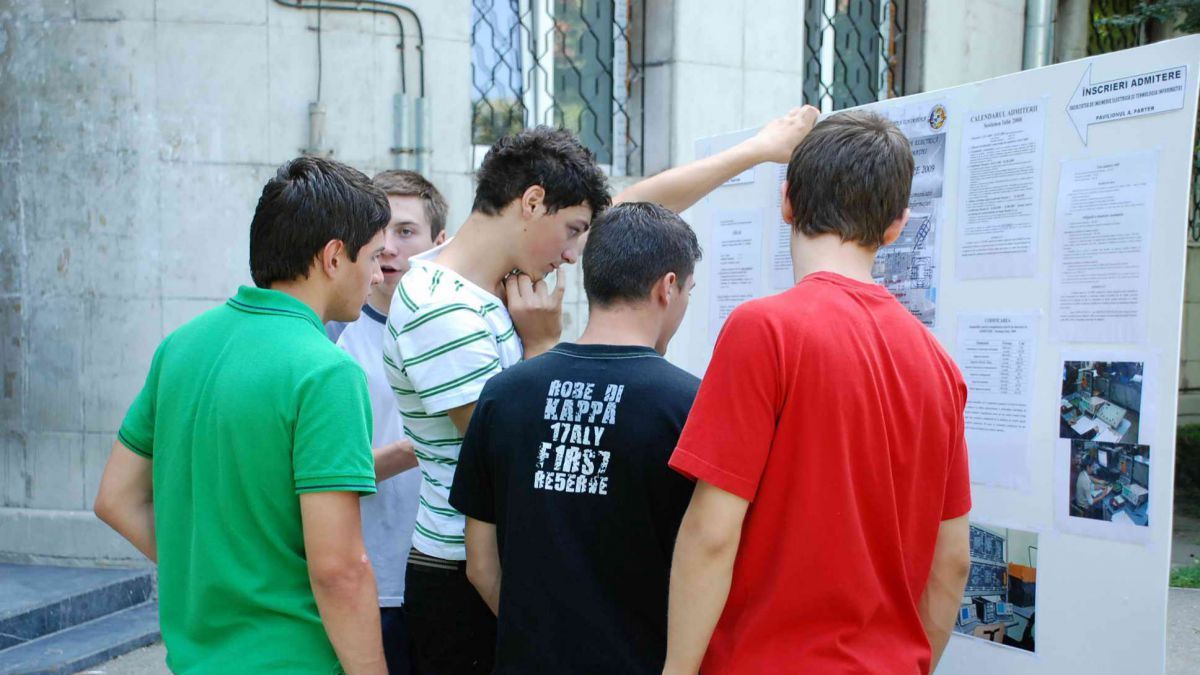 Circa o mie de locuri bugetare, rămase după prima sesiune de admitere. Care au fost cele mai solicitate specialități