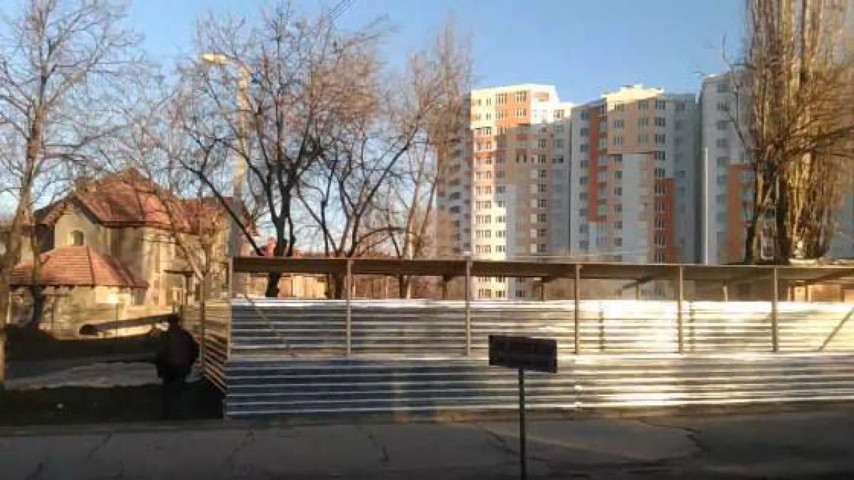 CMC instituie moratoriu la construcția benzinăriilor și sistează lucrările la construcțiile la blocurile locative problematice