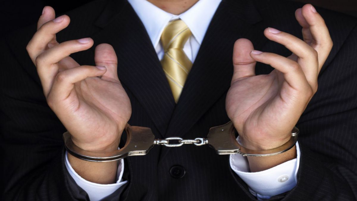 CNA și DIP au reținut un avocat care pretindea mită de 2000 euro