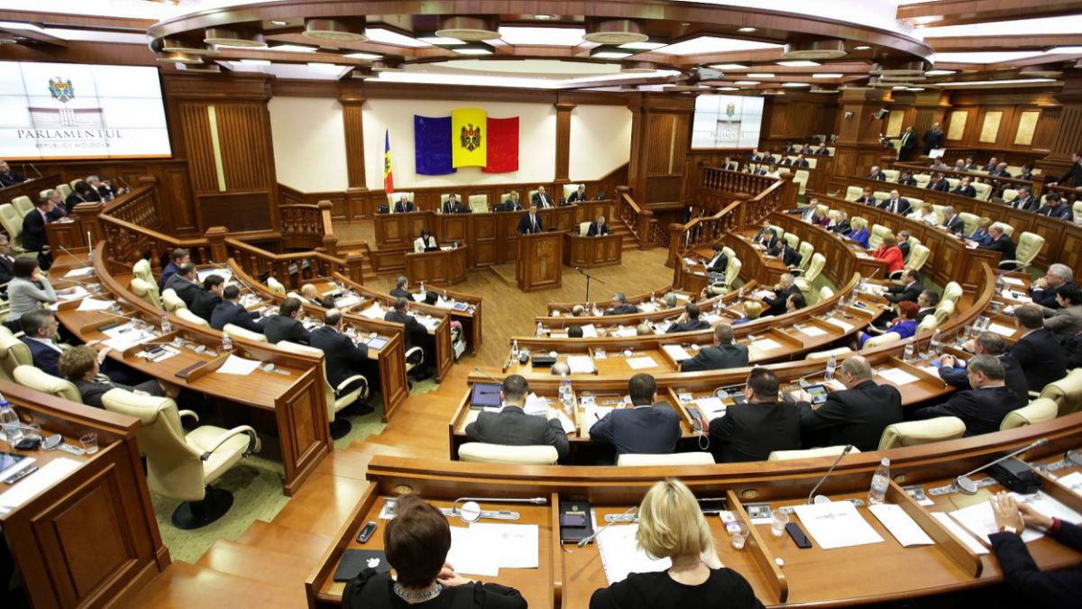„Cod Portocaliu” în Parlament. Deputații marchează Ziua Internațională pentru eliminarea violenței împotriva femeilor