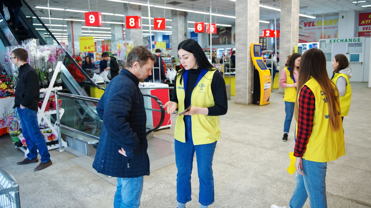 În această sâmbătă poți dona produse alimentare neperisabile în Colecta națională „Masa Bucuriei”. Vezi lista de magazine