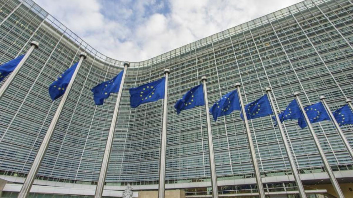Comisia Europeană îndeamnă statele UE să ridice restricțiile de la frontiere până la sfârșitul lunii iunie