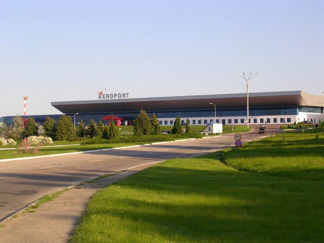 Concesionarea Aeroportului și pierderea pachetului majoritar de acțiuni la BEM, din nou în discuții la Parlament