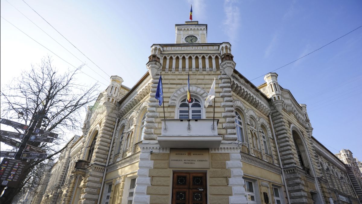 Consilierii PAS susțin că Primăria Chișinău ar putea face mai mulți bani din chiria spațiilor de la parterul clădirii 