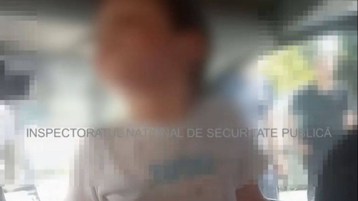 Copil de trei ani, blocat în mașină la temperaturi caniculare. Mama plecase la cumpărături. Imagini, cu impact emoțional (VIDEO)