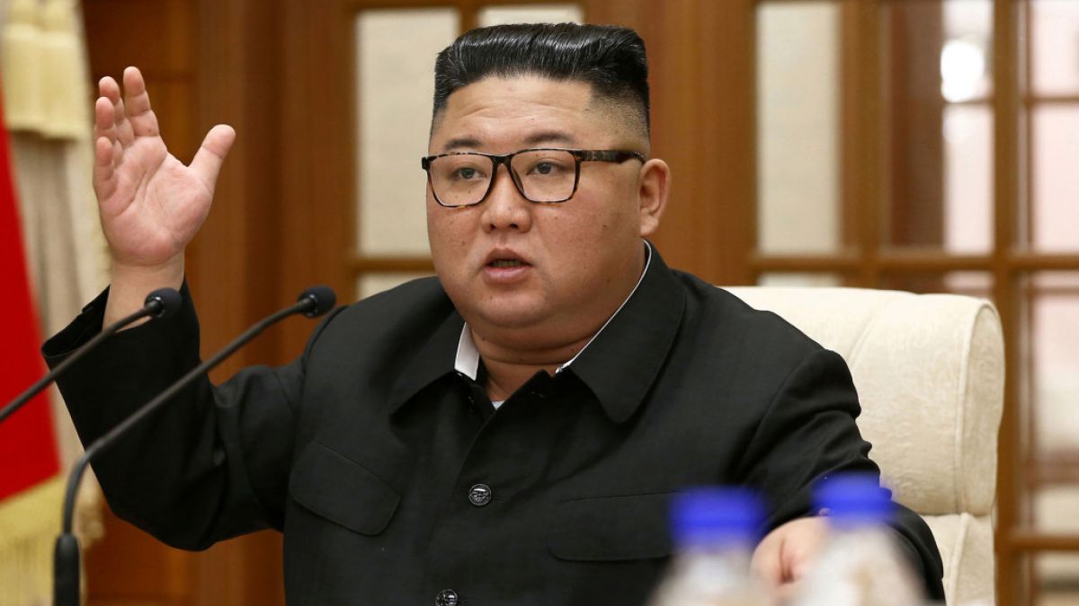 Coreea de Nord: Autoritățile fac teste de scriere de mână pentru a ...
