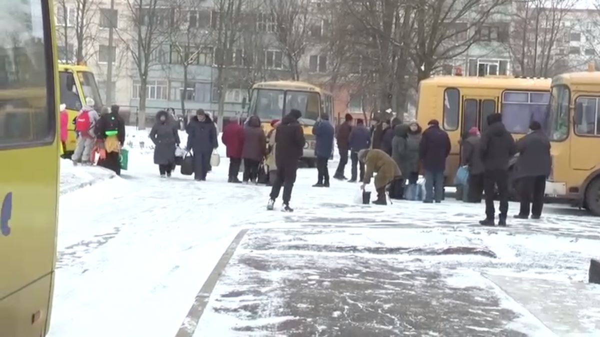 Coridoarele umanitare din Ucraina: 38 de mii de civili, feriți din calea războiului, în cea de-a doua zi de evacuări (FOTO/VIDEO)