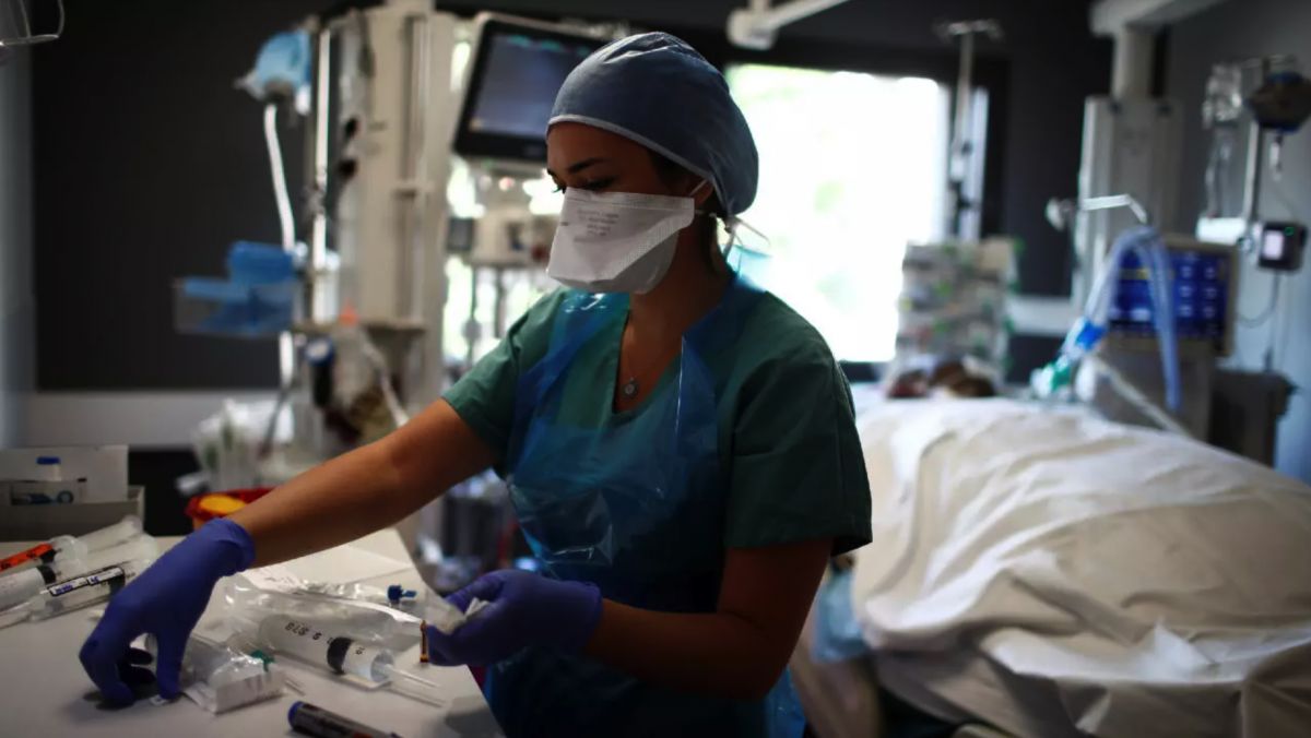 Coronavirus: 378 de pacienți sunt în stare gravă. 23 de persoane, conectate la respirație artificială