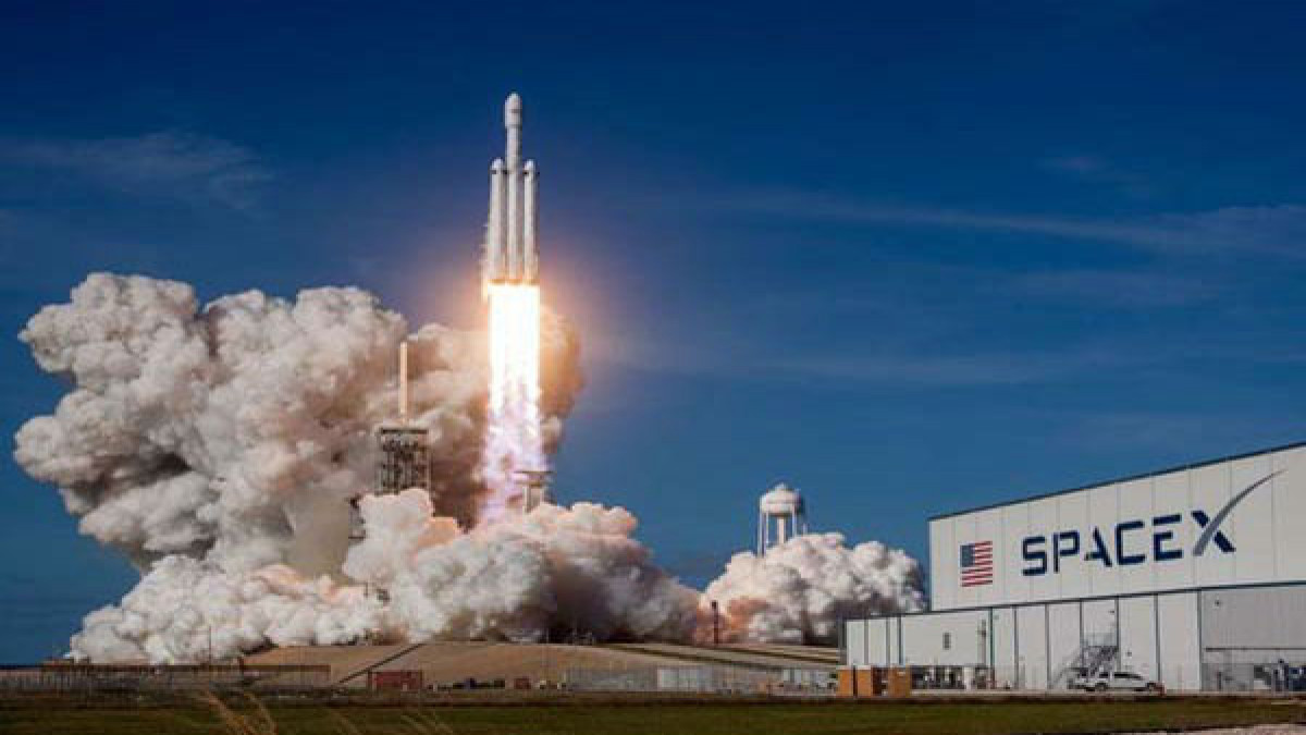 Cosmonauții ruși vor putea zbura cu rachetele SpaceX către Staţia Spaţială Internaţională