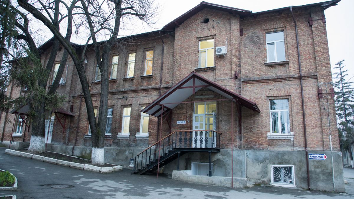 COVID-19 în Moldova: 22 de persoane sunt internate în două spitale, printre care și două mame cu copii