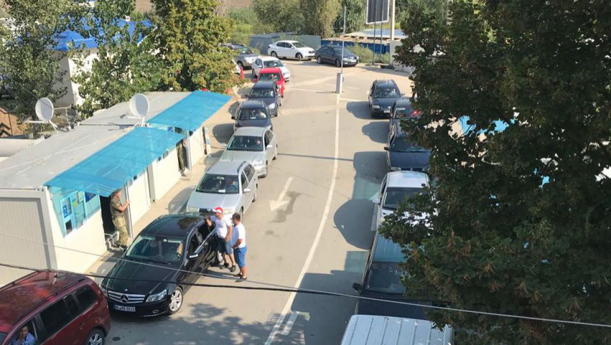 Cozi la posturile vamale Palanca și Tudora