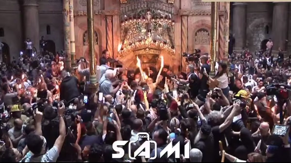 Creștinii, în așteptarea Luminii Sfinte la Ierusalim. UPDATE: Focul Haric s-a apris (LIVE)