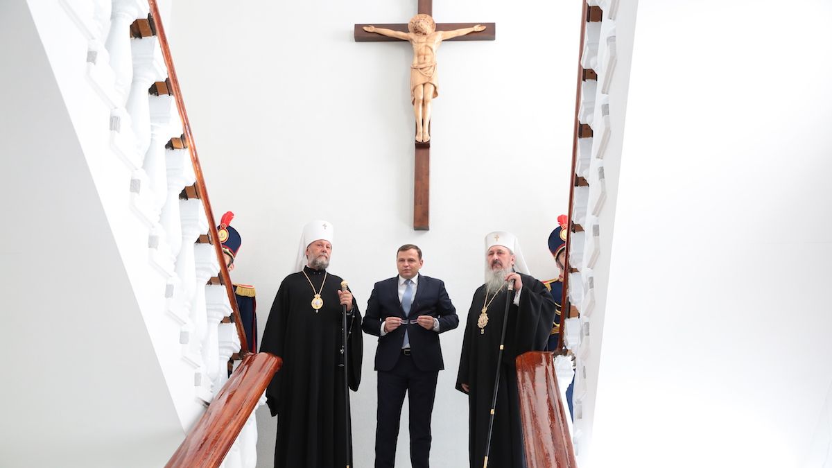 CSJ îi dă dreptate lui Năstase, în cazul crucifixului de la MAI. Politicianul nu mai trebuie să ceară scuze pentru „instigare la discriminare” (DOC)