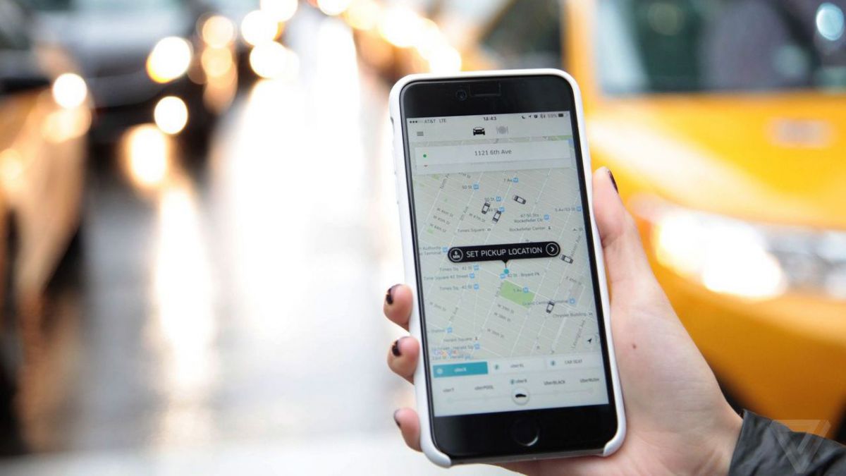 Cu ajutorul Facebook Messenger poți comanda curse Uber