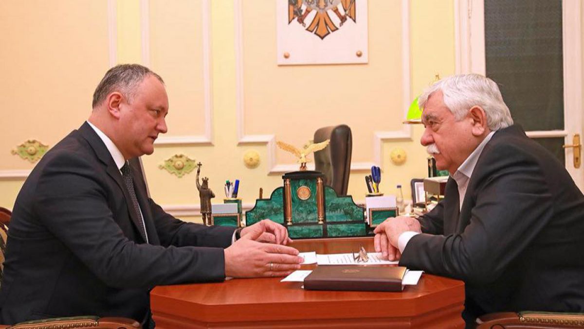 Cu câteva ore înainte de demisia lui Panțîru, Dodon s-a întâlnit cu un ex-președinte al CC