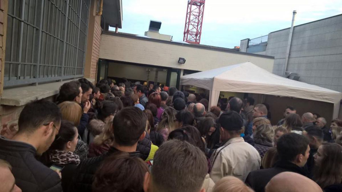 Cum s-a votat în cele 11 secții de vot din diasporă unde nu au ajuns buletine