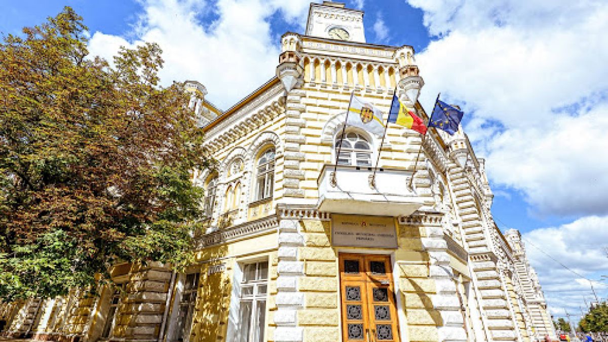 Cum vor fi distribuiți un milion de lei acumulați de Primăria Chișinău, din donații