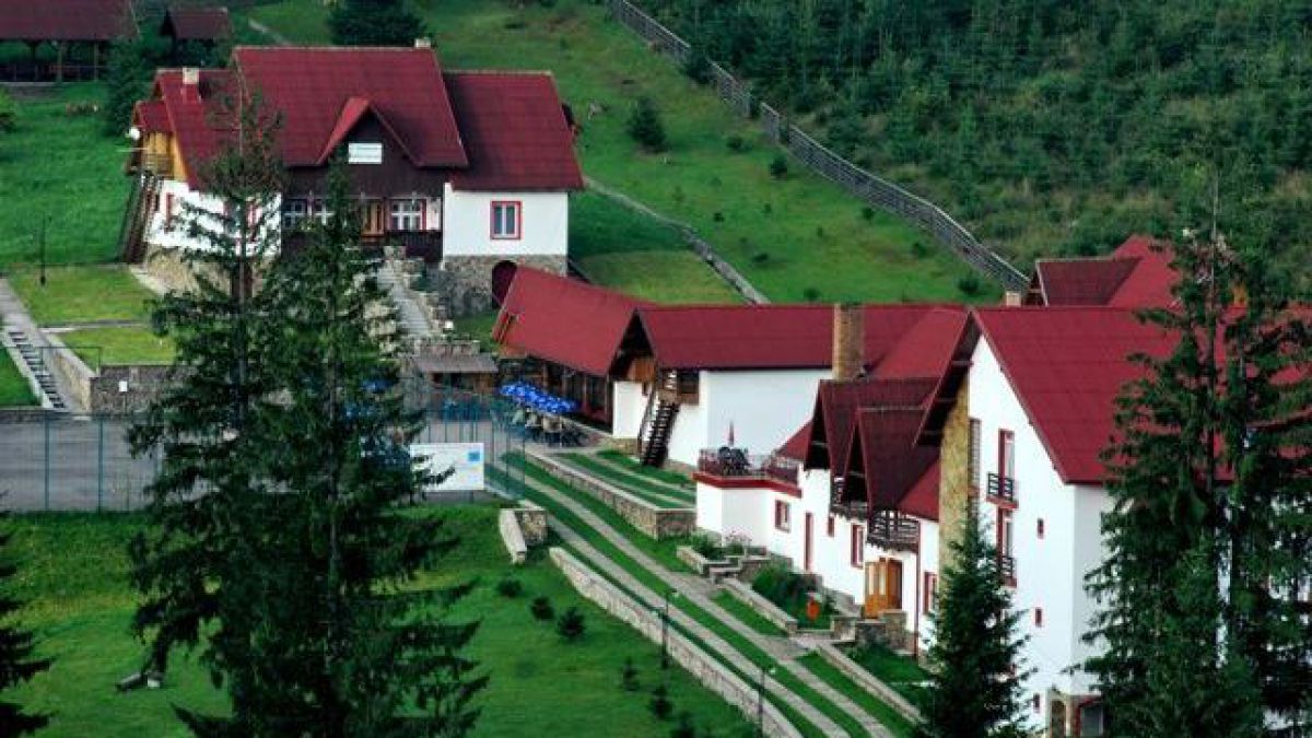 Cumnata președintei r. Rezina și-a cumpărat vilă în Carpați pe bani de bugetară