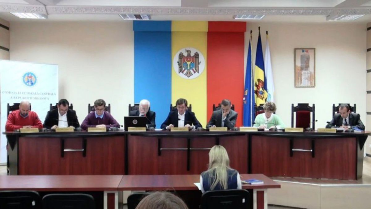 Cursa prezidențială. Dron, Ghilețchi, Guțu, Brega și Mihăieș, înregistrați pentru colectarea semnăturilor de CEC