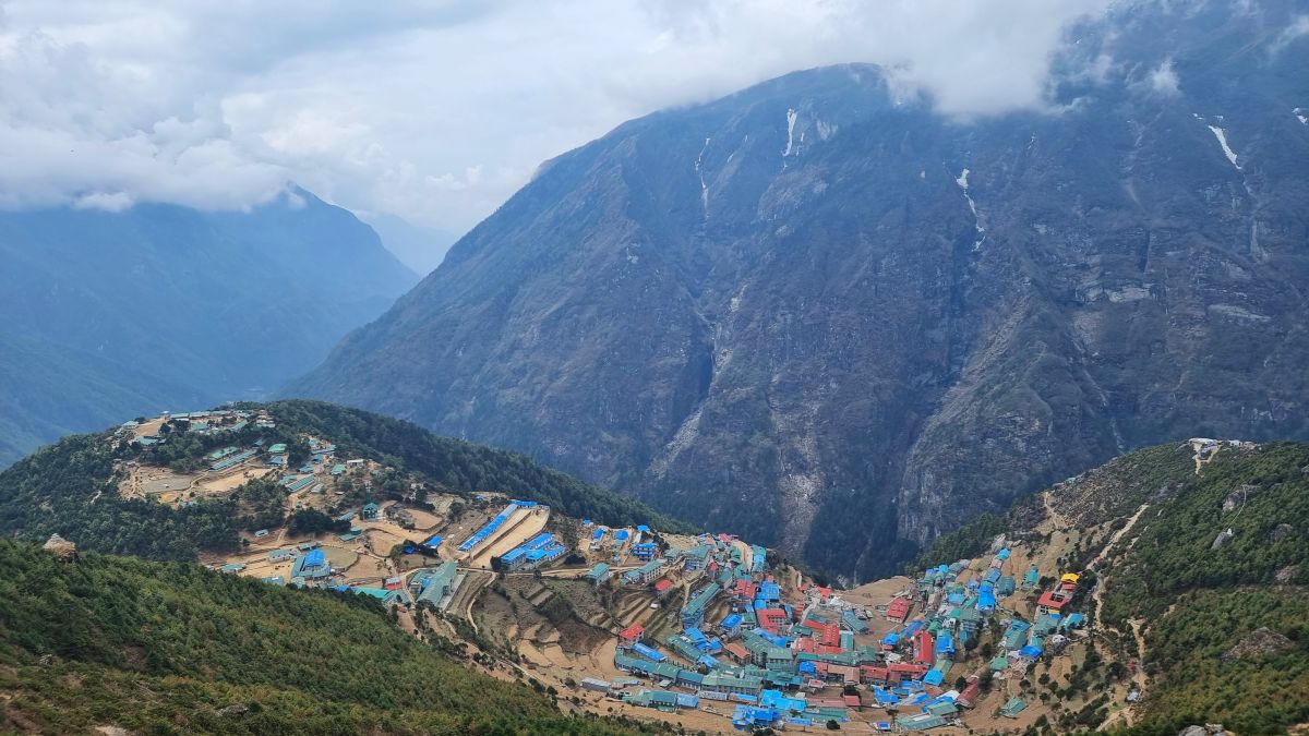 A urcat Everestul de 24 de ori în 25 de ani. Istoria șerpașului care ajută alpiniștii să escaladeze cel mai înalt munte de pe planetă