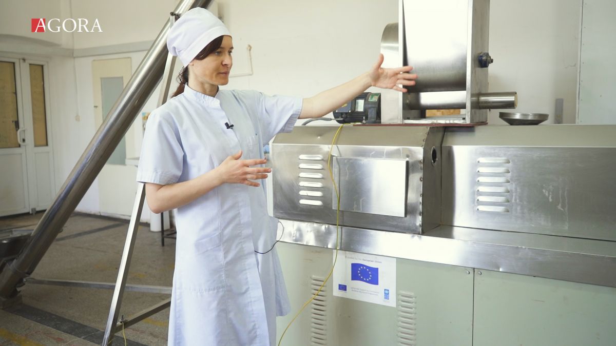 DE ACASĂ: Cereale fără zahăr, gluten și coloranți, produse în Moldova. Cum a reușit Angela Sobol să creeze o secție de producere europeană la Florești (VIDEO)