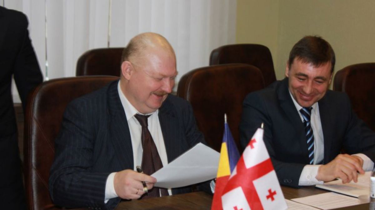 Demnitar de stat, reținut de CNA. Este implicat în trucarea unor licitații