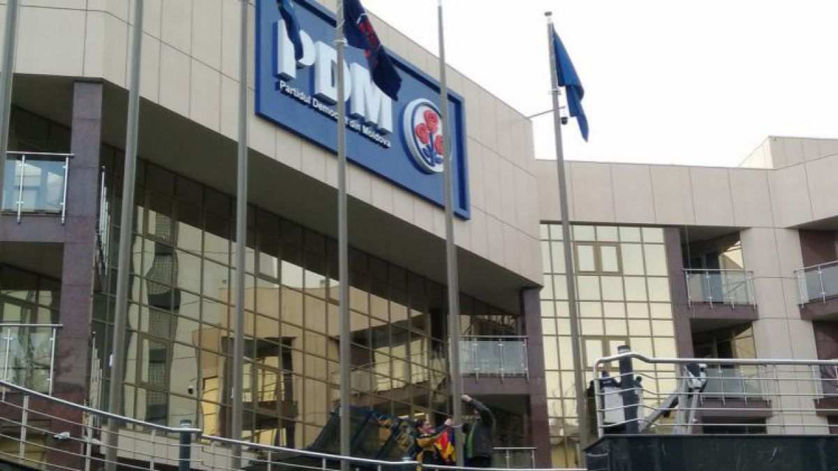Democrație la chirie. PD afirmă că sediul care ar fi fost cumpărat de la comuniști e luat în arendă