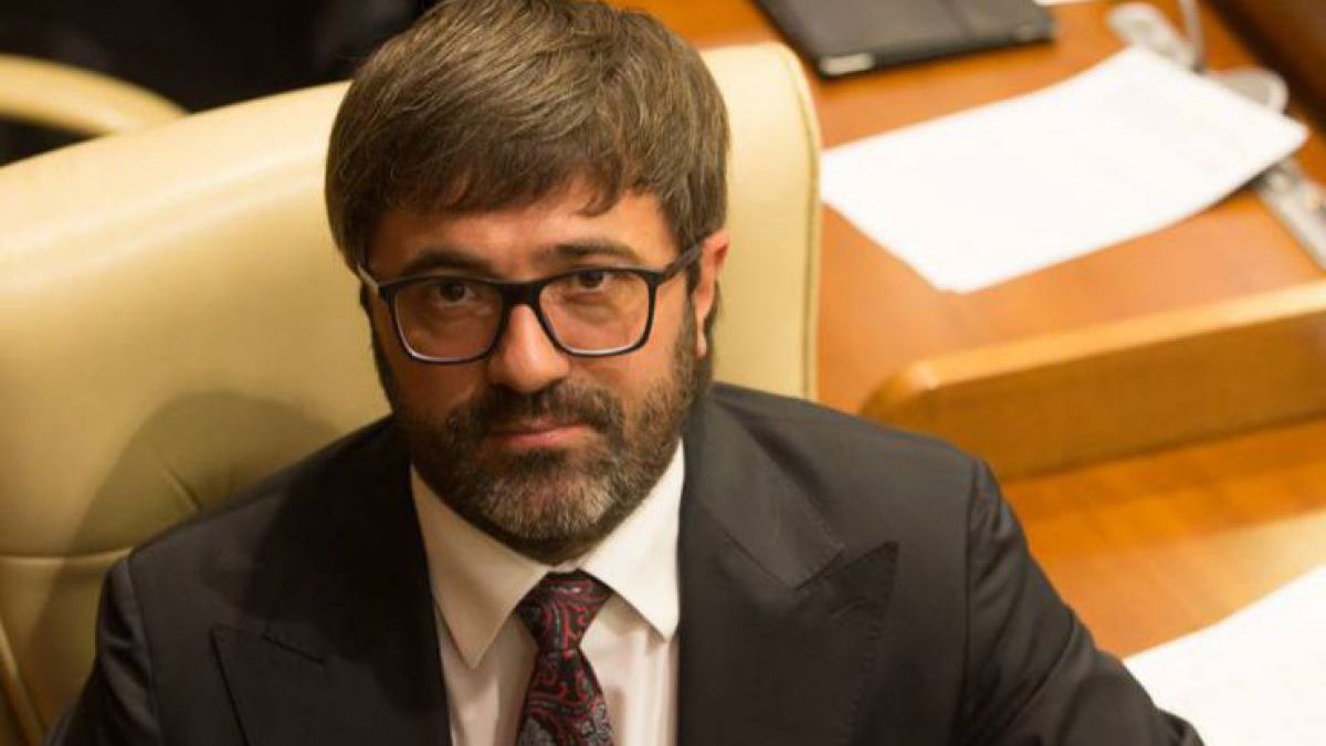 Democratul Vladimir Andronachi a decis să părăsească fracțiunea PD. Intenționează să rămână deputat neafiliat