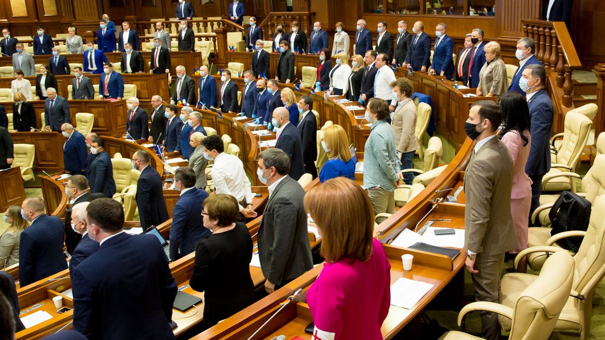 Deputații moldoveni intră în regim de autoizolare