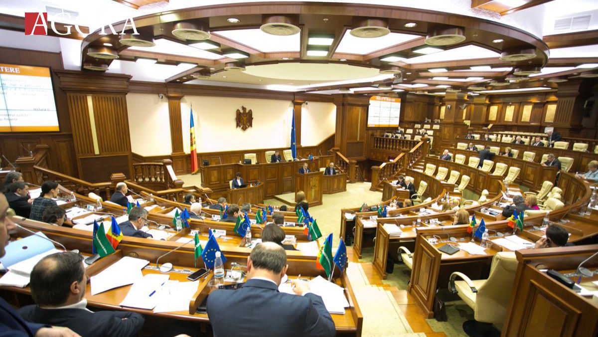 Deputații s-au apucat de BAC. Au criticat examenul, l-au numit complicat și au cerut demisii