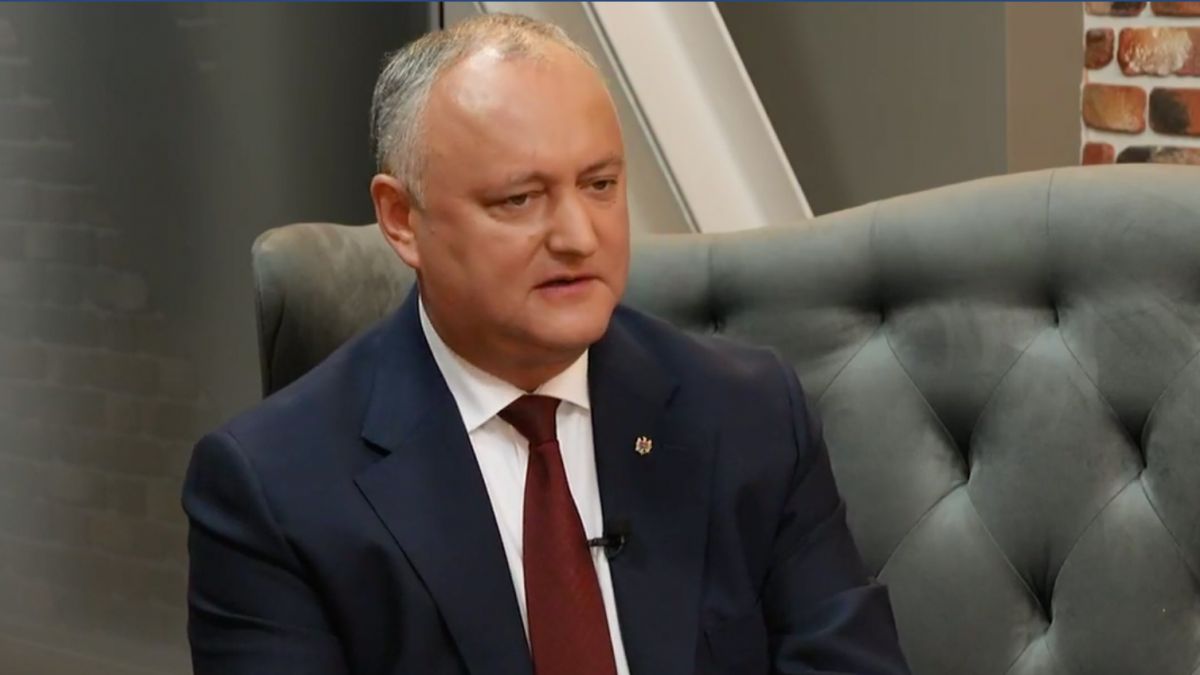 Socialiștilor, care ar fi fost abordați pentru a părăsi PSRM, li s-ar fi propus 400-500 de mii de euro. Dodon: „Sunt deschise cauze penale”