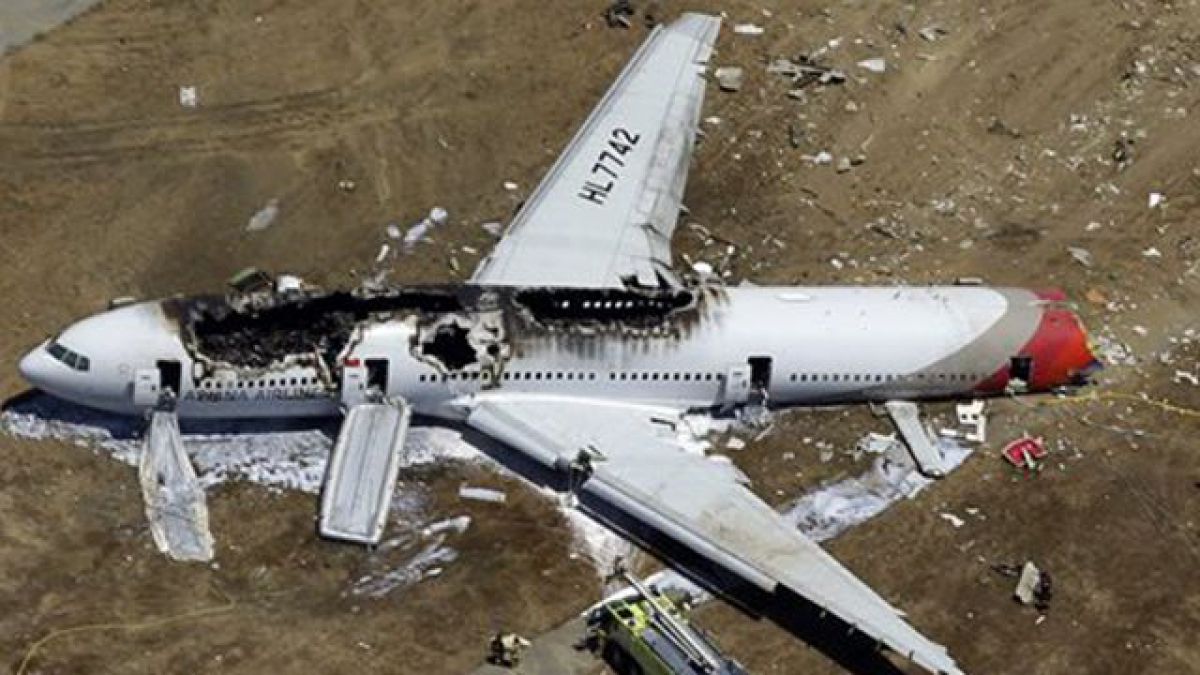 VIDEO. Detalii noi despre avionul prăbușit în Columbia. Cel puțin zece persoane au fost rănite