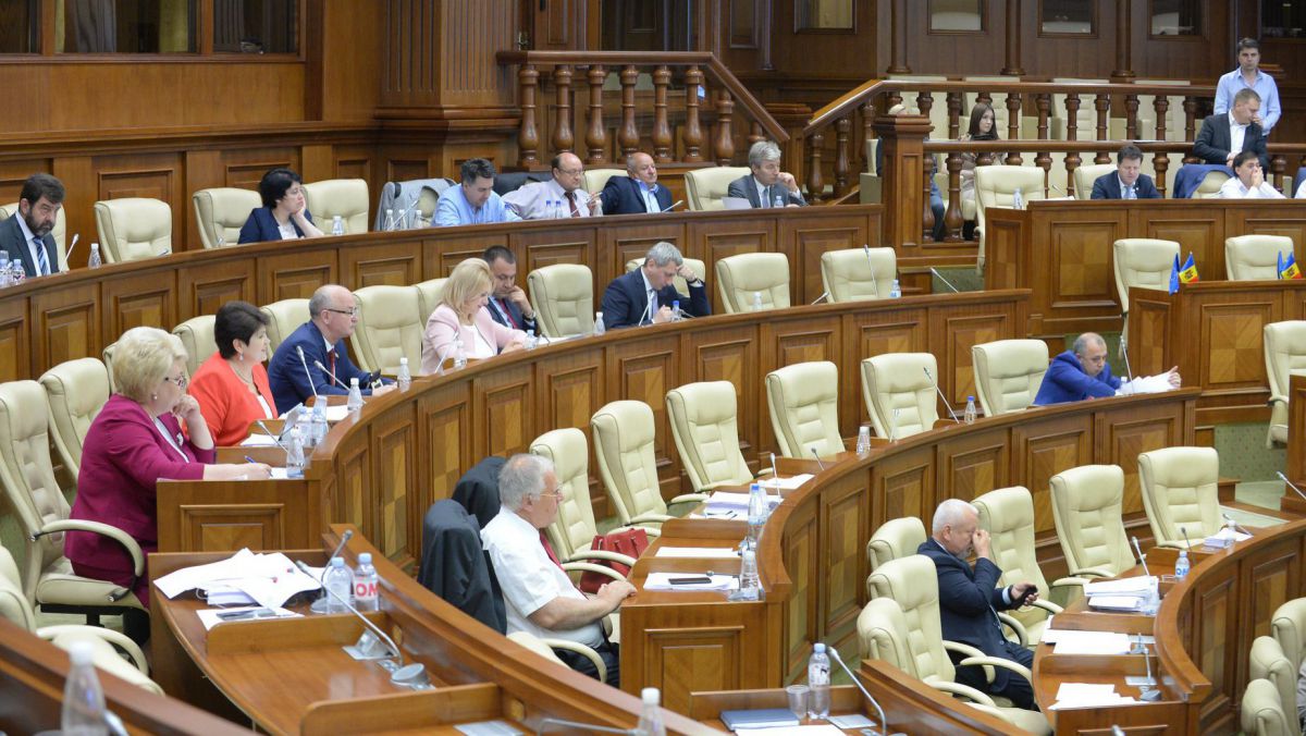 Determinarea la sinucidere va fi pesepsită mai aspru. Modificările aduse de Parlament la Codul penal