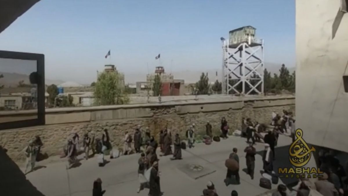 Deținuții din închisoarea din Kabul, eliberați de talibani au devenit gardieni