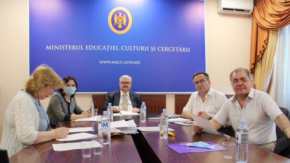 Din septembrie, elevii vor putea alege noi discipline opționale. „Proiectarea și dezvoltarea aplicațiilor mobile” și „Educație economică și antreprenorială”, printre acestea