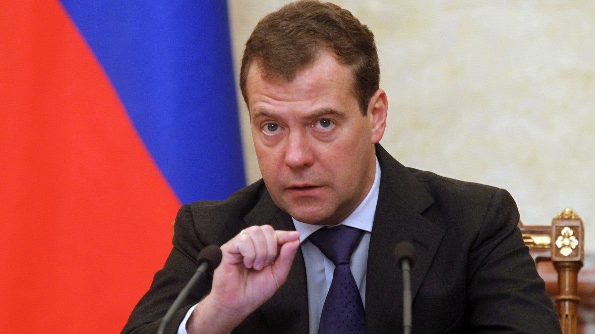 Dmitri Medvedev spune că Rusia ar putea recurge la arme nucleare, dacă Suedia şi Finlanda vor adera la NATO
