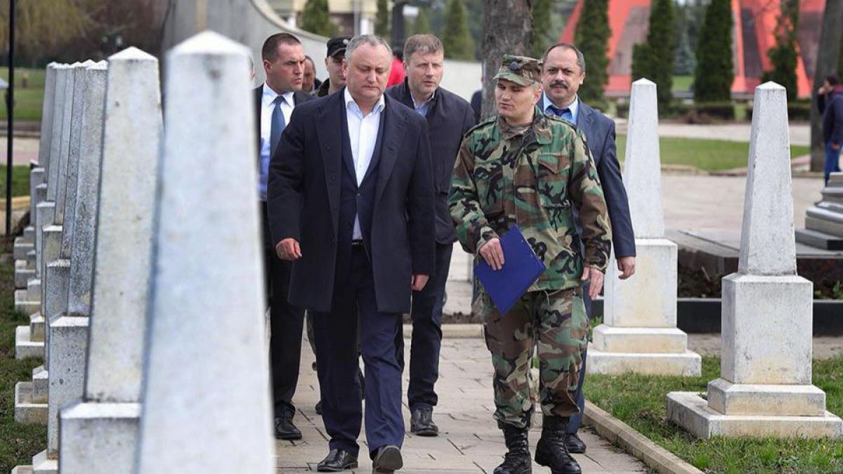 Dodon cere Guvernului renovarea capitală a Complexului Memorial „Eternitate” înainte de 9 mai