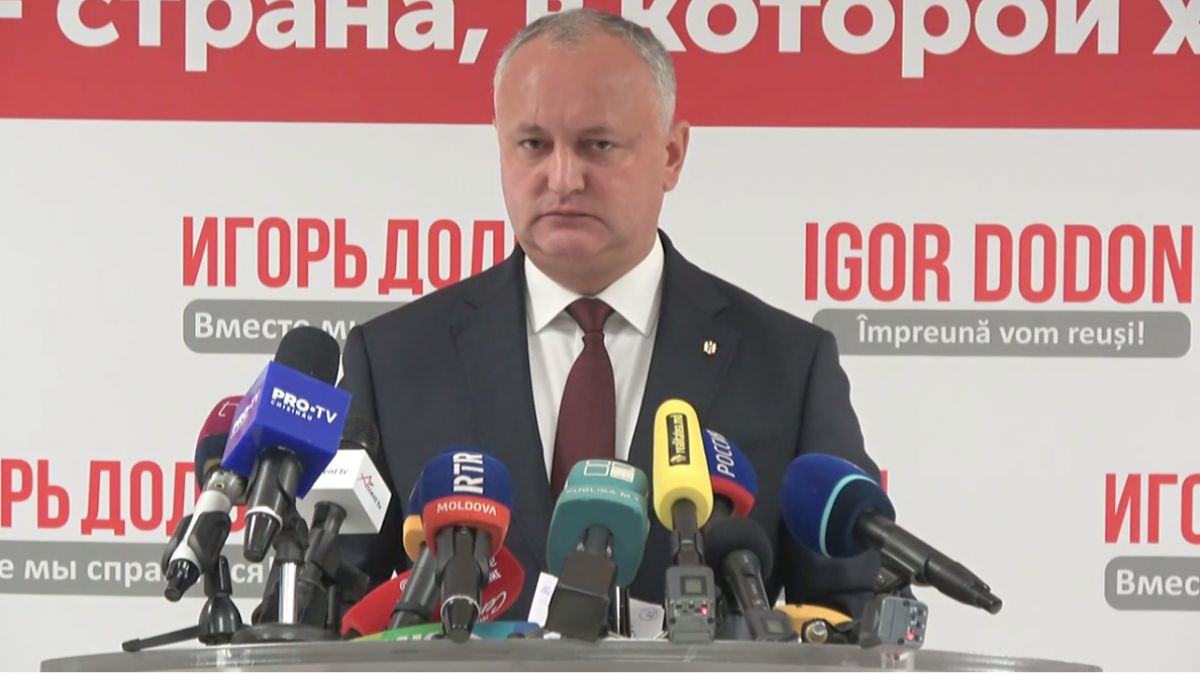 Dodon, start dur campaniei turului doi: „Ce a făcut Maia Sandu? A închis școli, numește Rusia agresor” sau „Va sta cu mâna întinsă la europeni” (VIDEO)