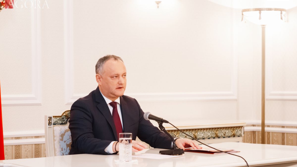 „Tinde spre absurd!”. Kommersant scrie de ce Dodon nu va obține o întrevedere cu Putin la St. Petersburg