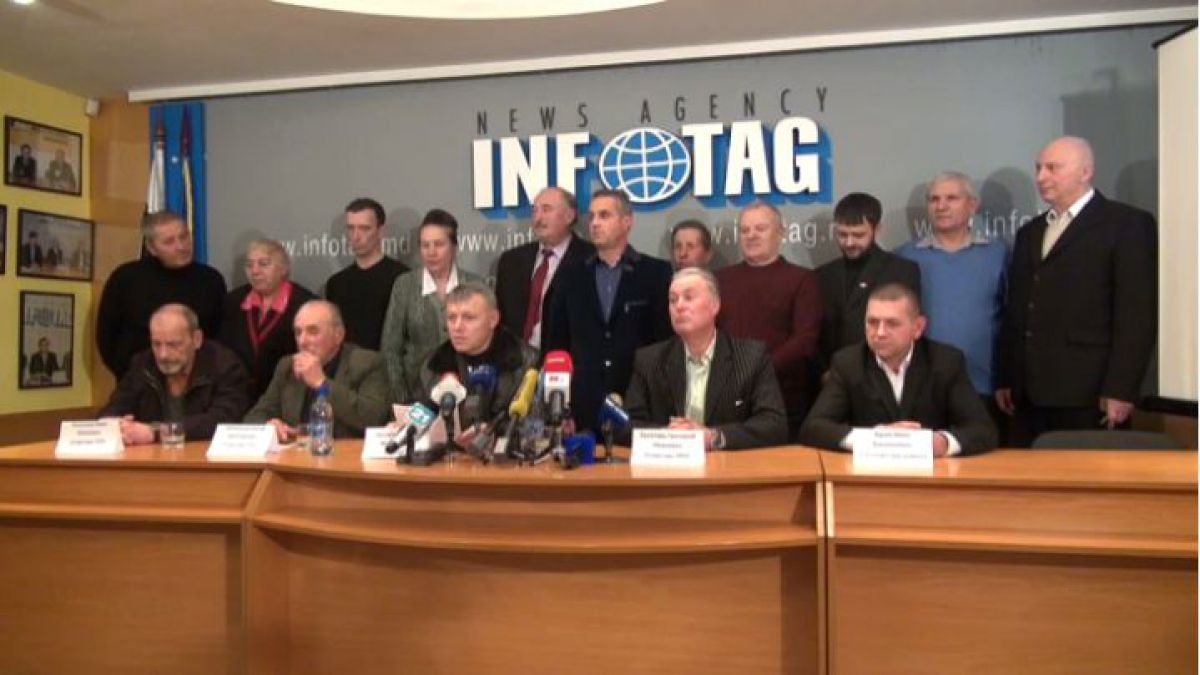Dodon salută un grup de comuniști care a părăsit partidul pentru a adera la PSRM