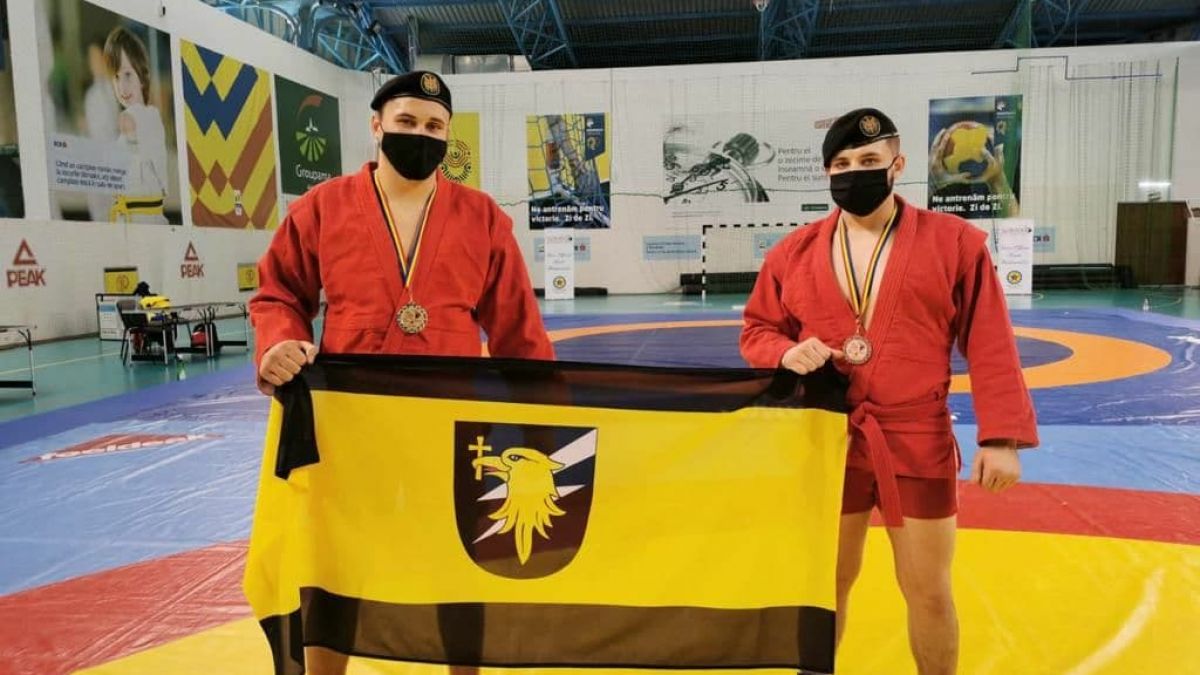 Doi frați de la „Fulger” au ocupat locuri de frunte la Cupa României la Sambo