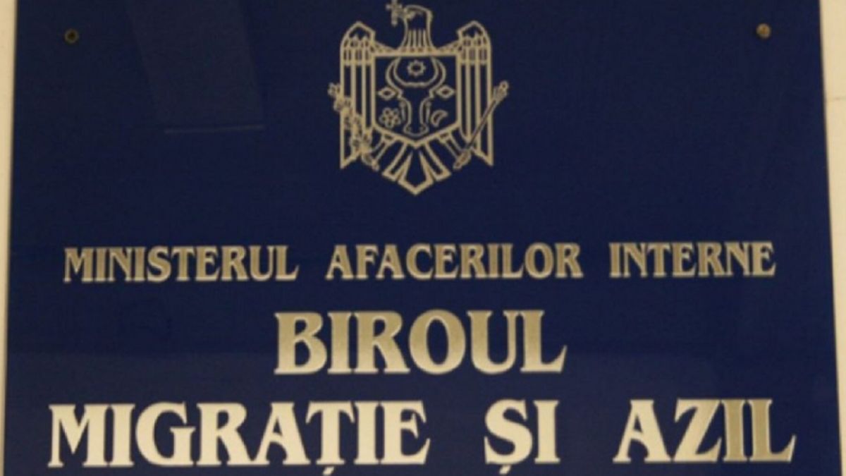 Doi ofițeri ai Biroului Migrație și Azil, trimiși în judecată