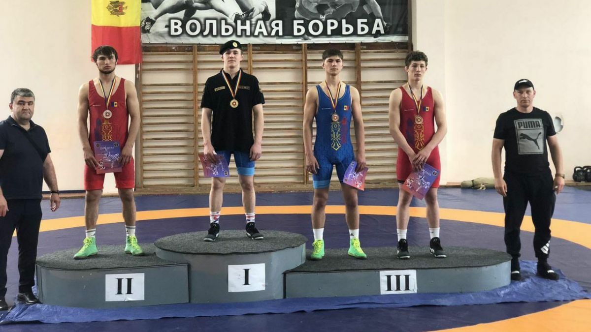 Doi ofițeri de la „Fulger” au devenit fruntași la Campionatul Republicii Moldova la lupte Libere