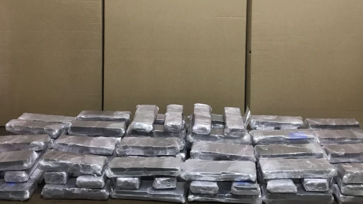 Dosarul celor 200 kg de heroină din Iran: 10 persoane trimise pe banca acuzațiilor pentru trafic de droguri