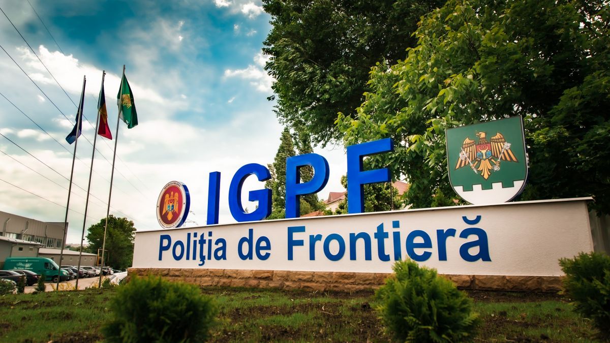 Dosarul de corupție de la frontieră: Un angajat, plasat în arest preventiv, iar ceilalți trei și un transportator - în arest la domiciliu