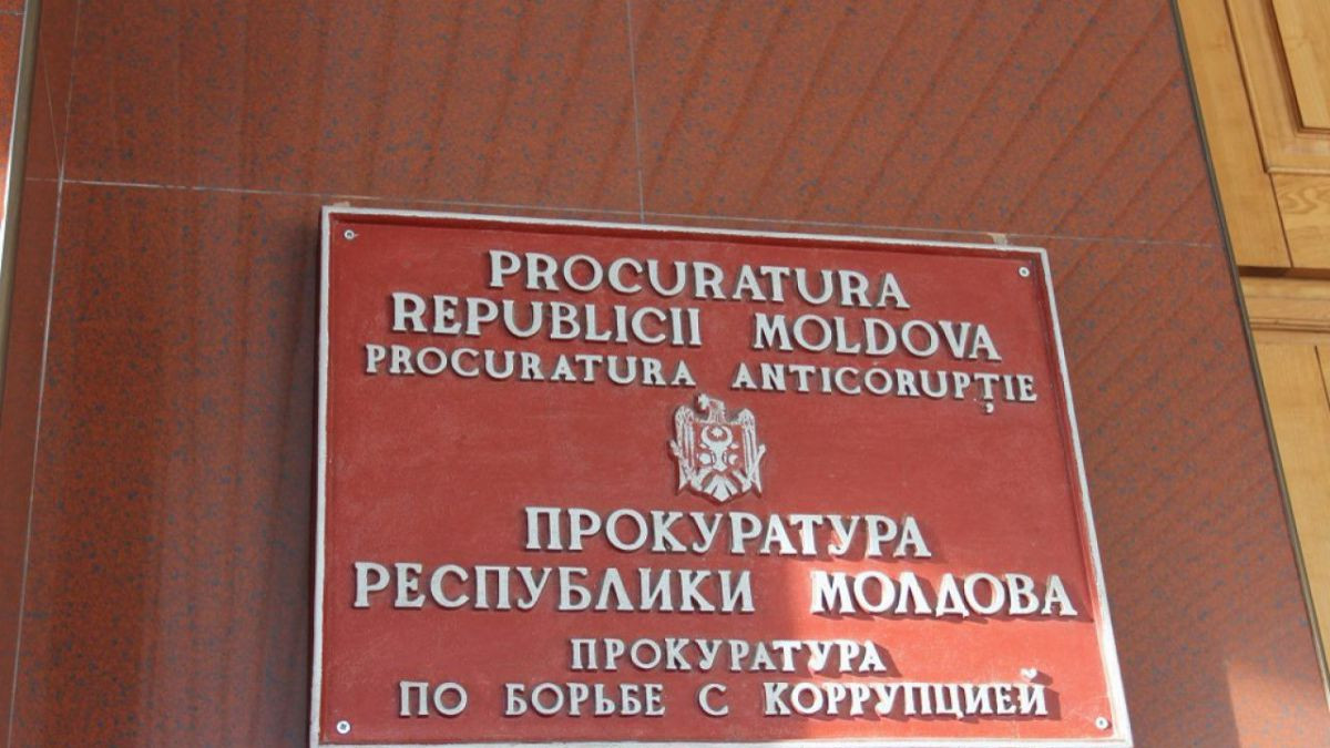 Dosarul ex-deputaților transfugi: Trei foști deputați au fost trimiși de magistrați în arest la domiciliu
