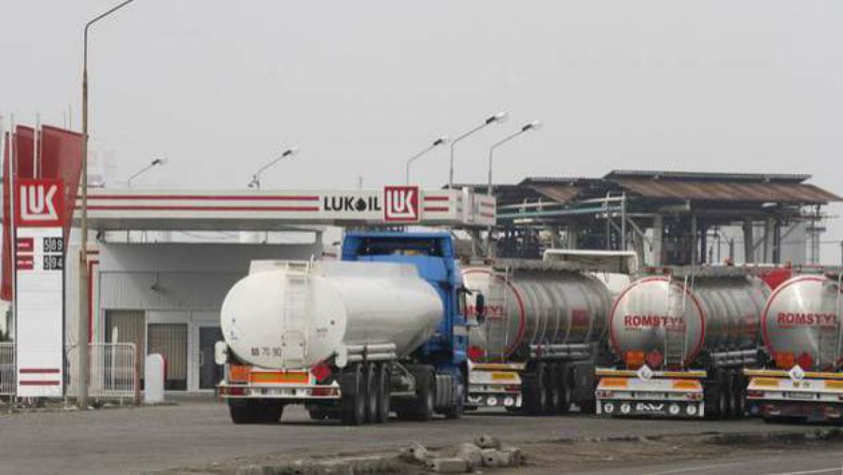 Dosarul Lukoil din România. Un moldovean, acuzat de spălare de bani