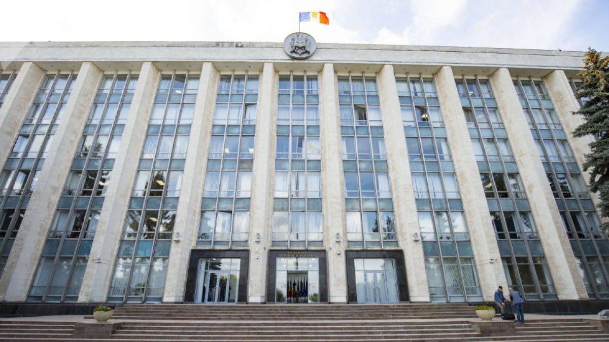 Două ministere s-au ales cu noi secretari de stat. Unul a fost eliberat din funcție, în baza cererii de demisie