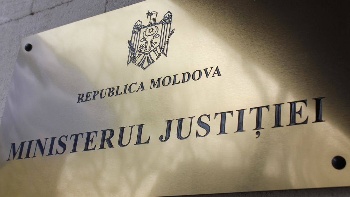 Două persoane „din interiorul sistemului”, numite secretari de stat ai Ministerului Justiției